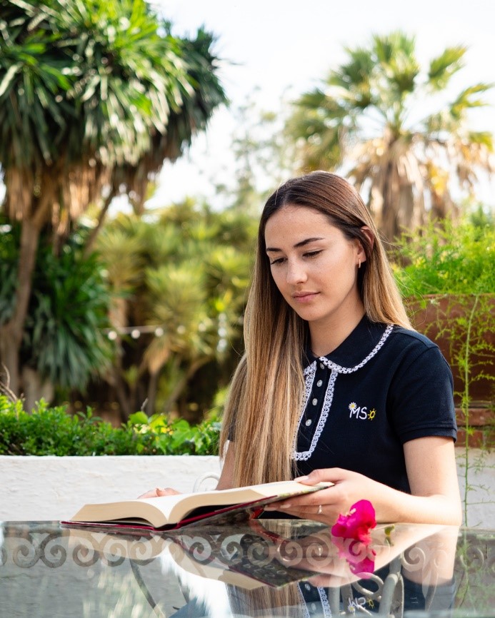 Polo azul marino corte Slim. Margarita y Sol, modelo Ives.