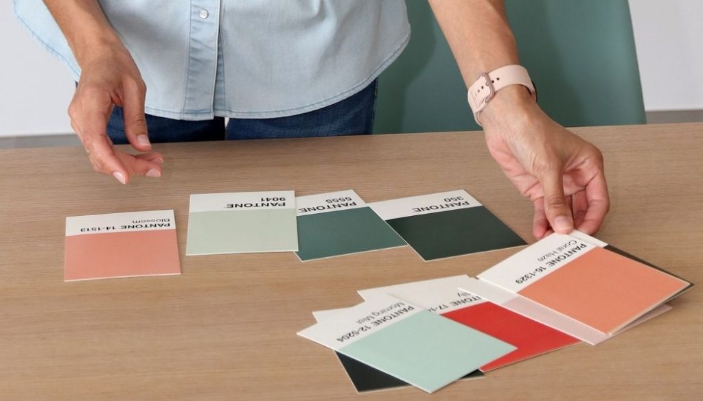 Cómo trabaja un diseñador gráfico en la elección de colores